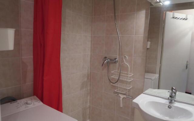 Appartement residence avec piscine a deux pas des plages