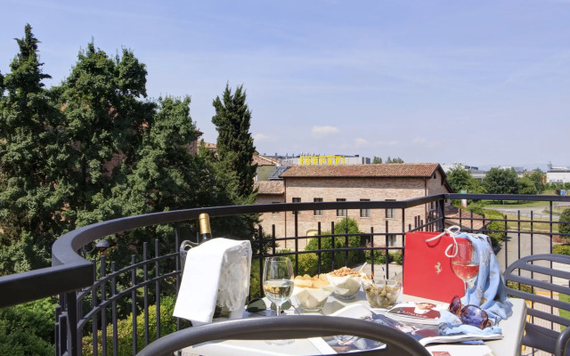 Maranello Palace