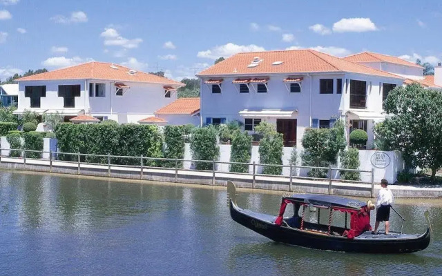 Villa Aqua