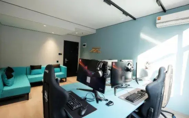 Quick Dog E-sports Hotel (Shanghai Fengxian South Bridge)