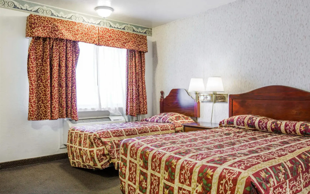Monterey Fairgrounds Inn