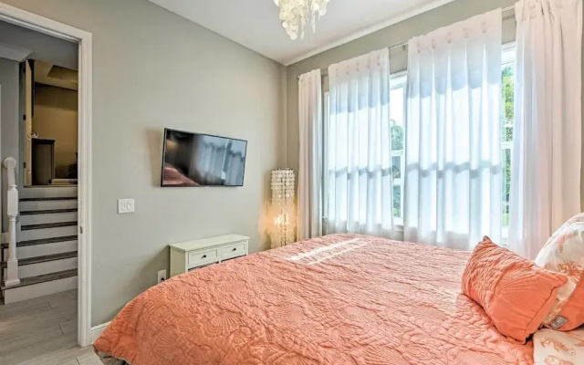 'chic on the Beach' Luxe Anna Maria Island Retreat