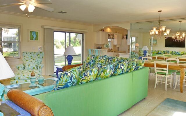 Pet-friendly Waterside Home With Pool/steps to Beach