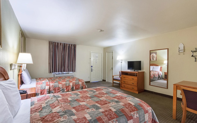 Motel 6 Livingston, TX