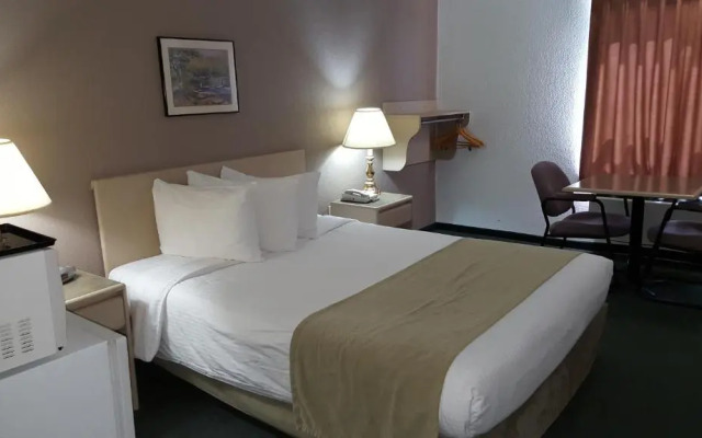 Super 8 Pincher Creek AB