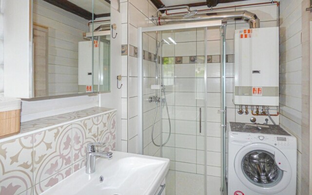 Awesome Apartment in Arrach With 2 Bedrooms and Wifi