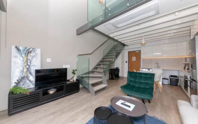 Plush Loft Apartment With Signal Hill View