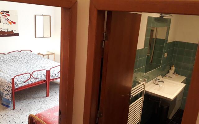 Apartment with a splendid view of the sea-Pianone