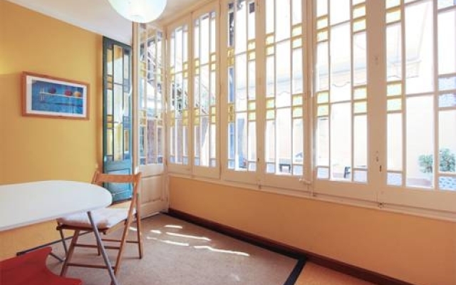 Rent a Flat in Barcelona Arc de Triomf
