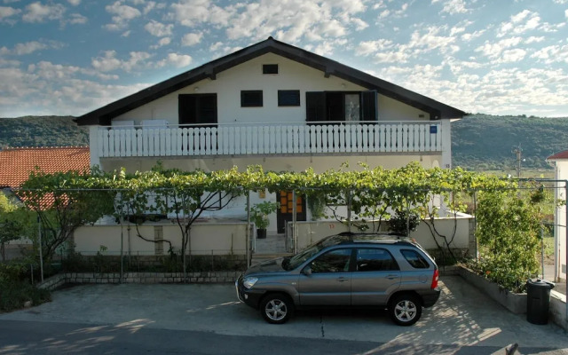 Ruža - Peaceful Area & Parking - SA2
