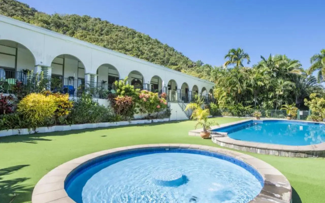 AFFORDABLE ISLAND ESCAPE! Queen Studio, Nelly Bay