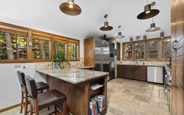 82 Lenawee Lane 5 Bedroom Home