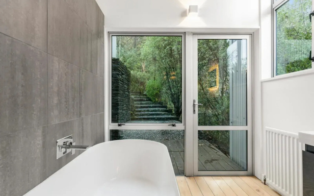 A Stunning Stay - Queenstown Holiday Home