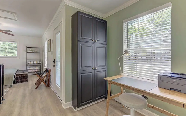 Garden Home Walkable to East Austin Eateries