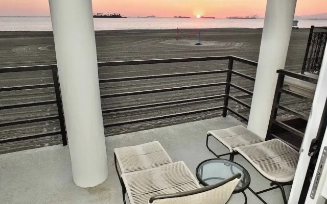 Beachfront Estate - LB Peninsula