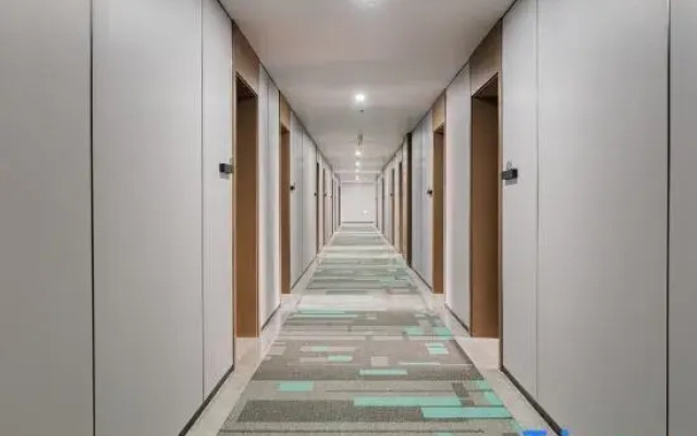 Pinghu New Shell Hotel