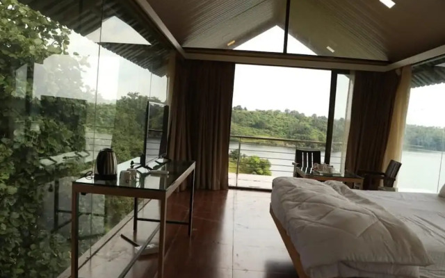 Shvas Island Resort