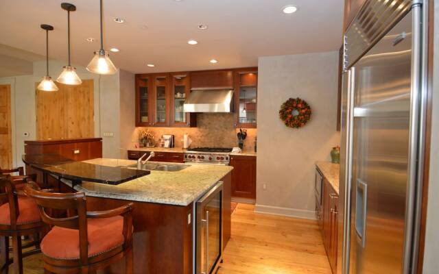 Obermeyer Place by Frias Properties