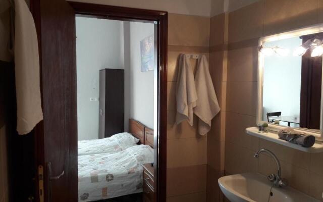 Rooms-Studio Anagnostou