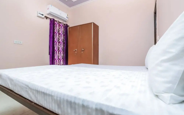 OYO LIFE NOD467 Sector 135