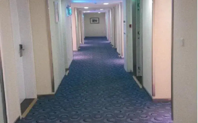 7 Days Inn Qingdao Huangdao Lianghe Road Bathing Beach