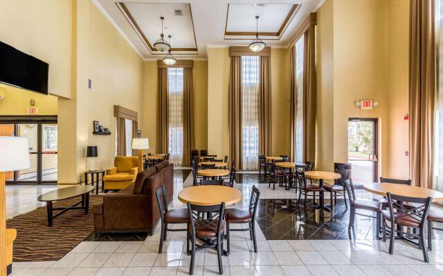 Sleep Inn & Suites Stafford - Sugarland