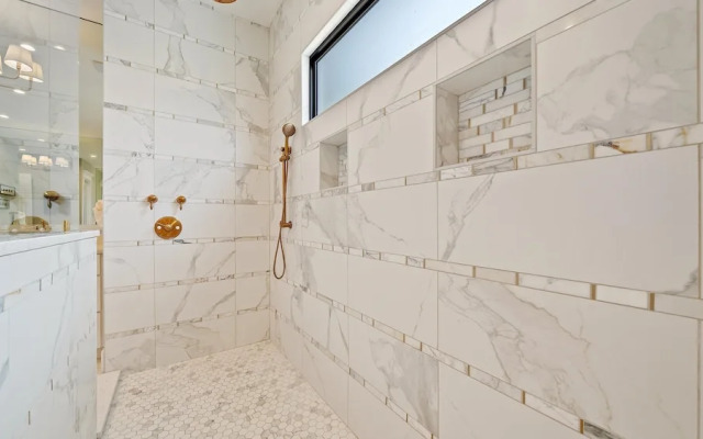 Dream Island 8 Bedroom Home