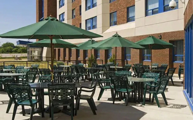 Residence & Conference Centre - Barrie