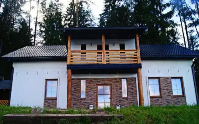 Viesu nams Raibais Asaris