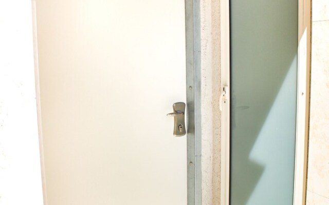 Modern Ben gurion Apt By Ahlan Hospitality