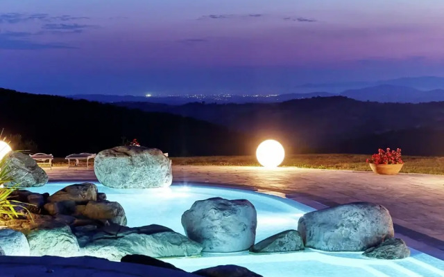 Ethereal Holiday Home in Arcidosso with Hot Tub