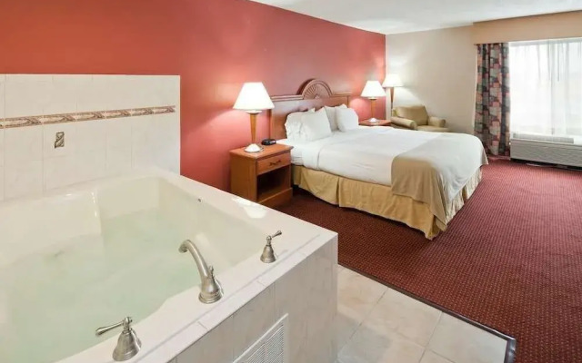 Holiday Inn Express Cincinnati-Lawrenceburg