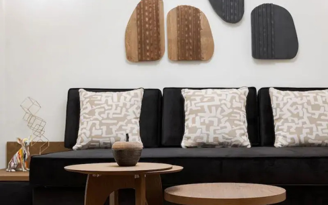 Voukourestiou Signature Suite