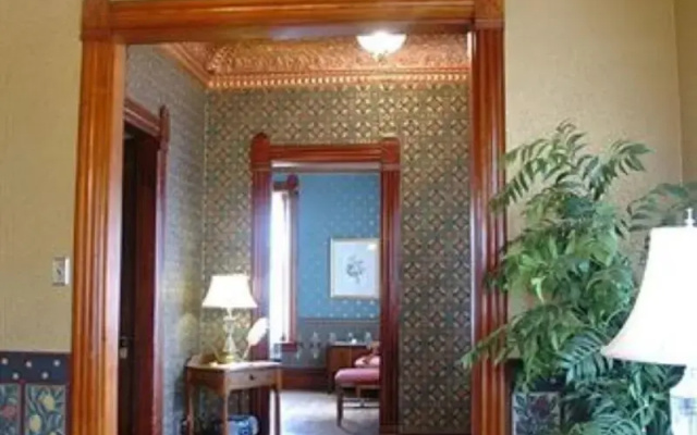 Nauvoo Grand Bed & Breakfast