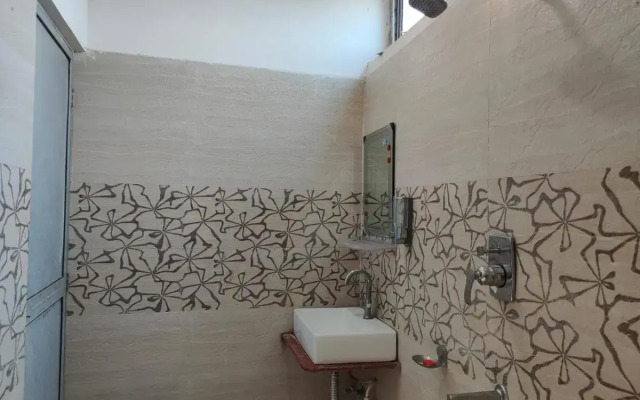 Hotel Madhuwan Heights