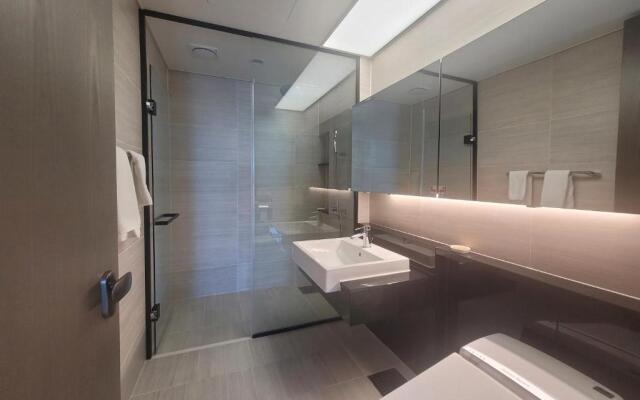 LCT Residence Y Collection
