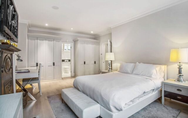 White House Mews Property