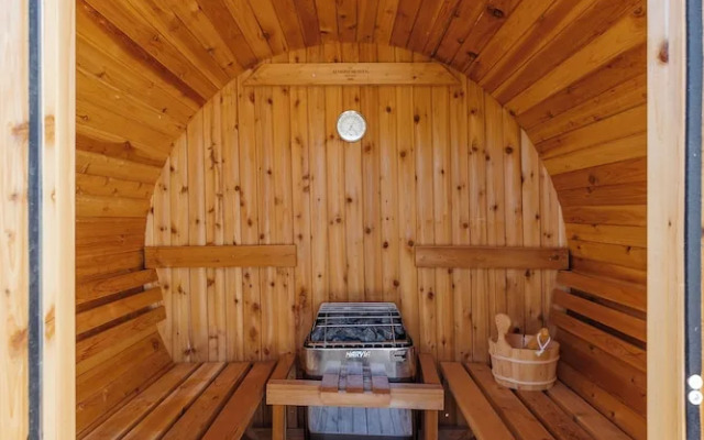 Solara - Pool & Spa - Sauna & Cold Plunge