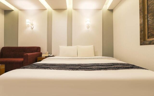 Amour Hotel