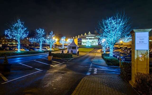 Sandown Park Lodge