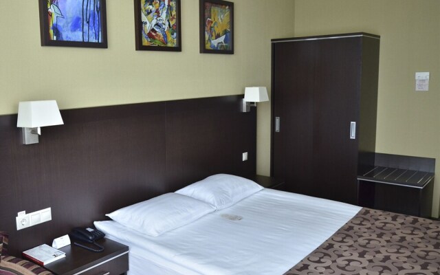 Hotel Complex GRINN