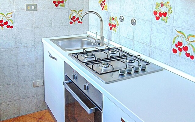 Nice Apartment in Villa Rosa TE With 1 Bedrooms