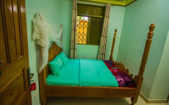 Kajosh Hotel