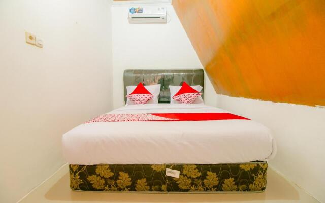 OYO 921 Hotel Ratu Pantai