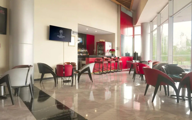 Holiday Inn Monterrey - Parque Fundidora by IHG