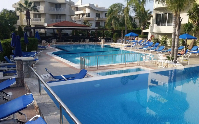 Poseidonia Hotel Apartments