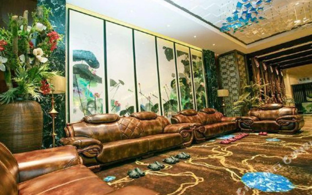 Oriental Hawaii Hotel (Heihe Central Pedestrian Street Shop)