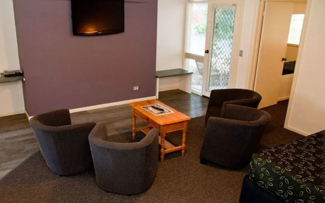 Sportsmans Motor Inn