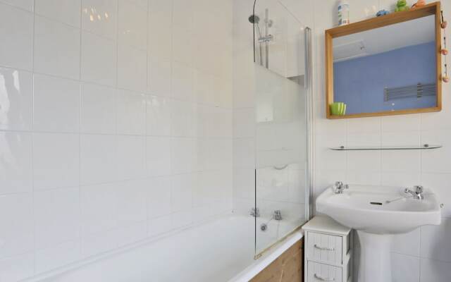 Peaceful holiday home in Southword with Garden
