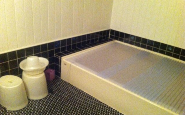 Pension Country Born